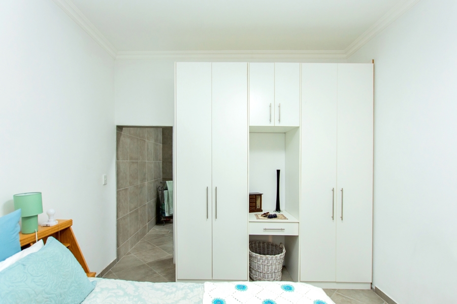 5 Bedroom Property for Sale in Brittania Beach Estate Western Cape